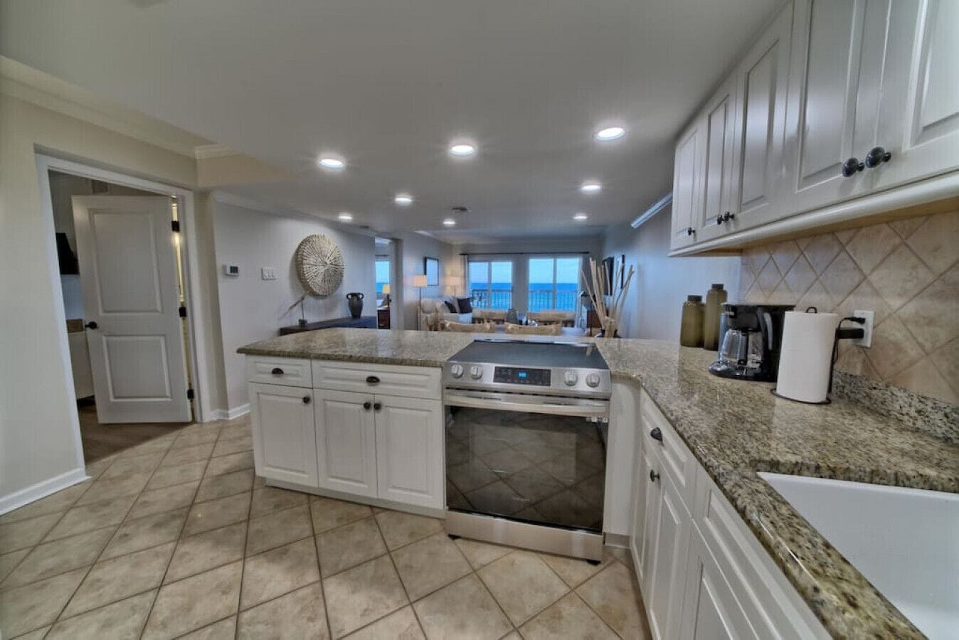 Réfrigérateur, four, plaque de cuisson, lave-vaisselle