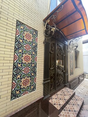 Front of property - Samarkand Ali  (Samarkand)