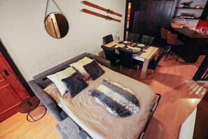 2 多间卧室、熨斗/熨衣板、免费 WiFi、床单