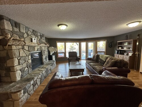 Rustic Ranch House—LIVINGSTONE LODGE