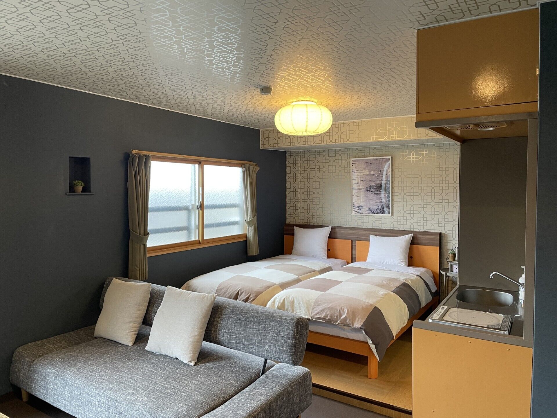 Kahden hengen huone (kaksi sänkyä), tupakointi kielletty | Untuvapeitot, silitysrauta/-lauta, ilmainen Wi-Fi, vuodevaatteet