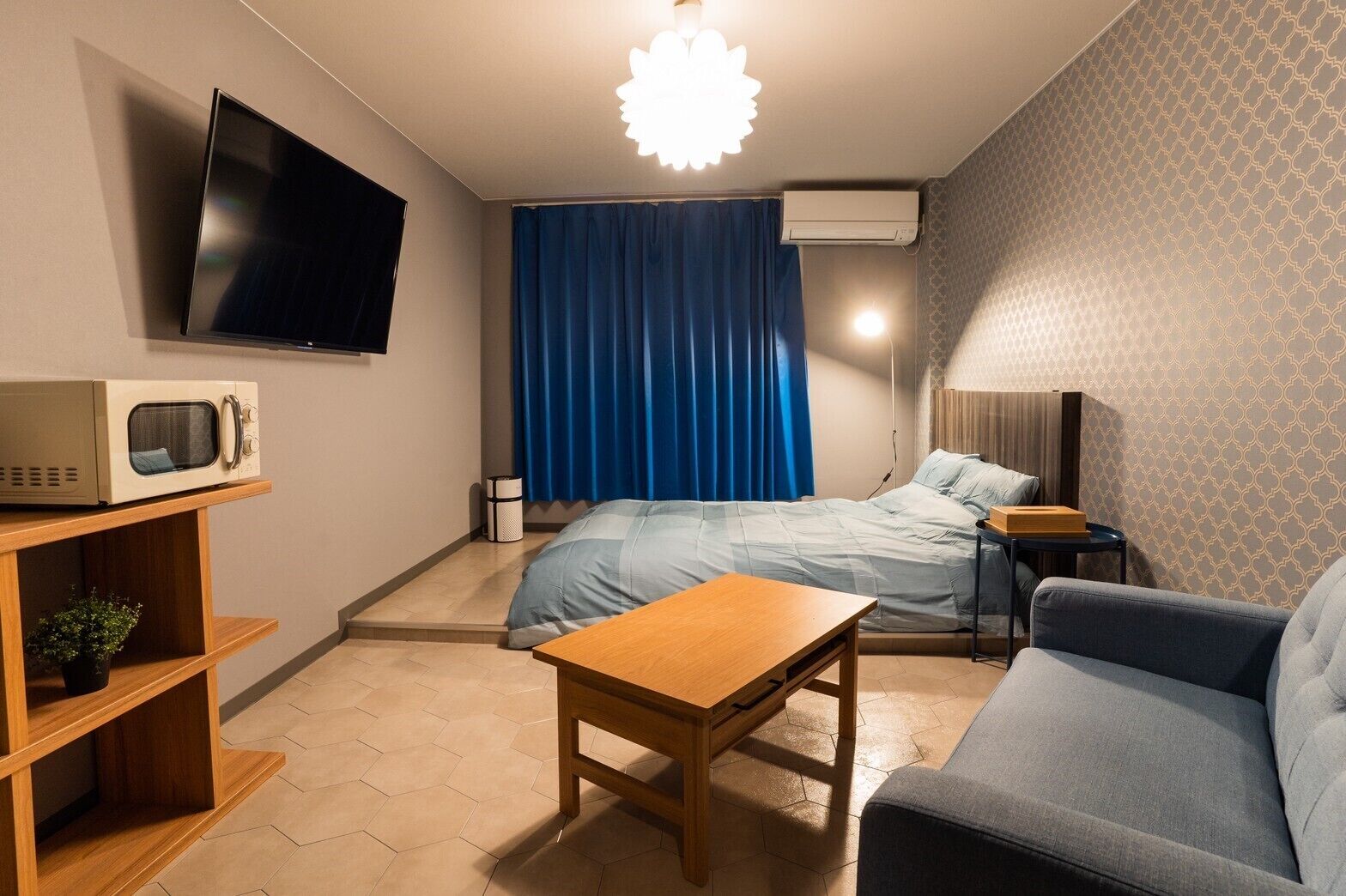 double room, non smoking (pet available) | 1 bedroom, down duvets, individually decorated, individually furnished