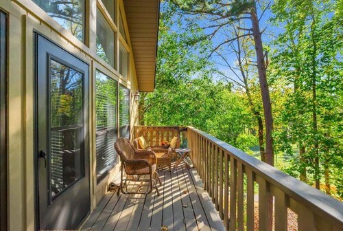 Marina Village 338 In Keowee Key