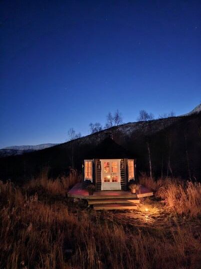 Elvestua house in nature