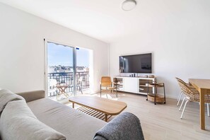 Smart TV - Modern Apartment in the Heart of Fuengirola , Malaga (Fuengirola)