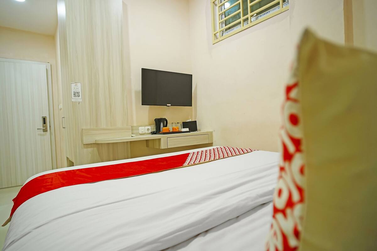 Standard-Doppelzimmer | Zimmersafe, Schreibtisch, laptopgeeigneter Arbeitsplatz