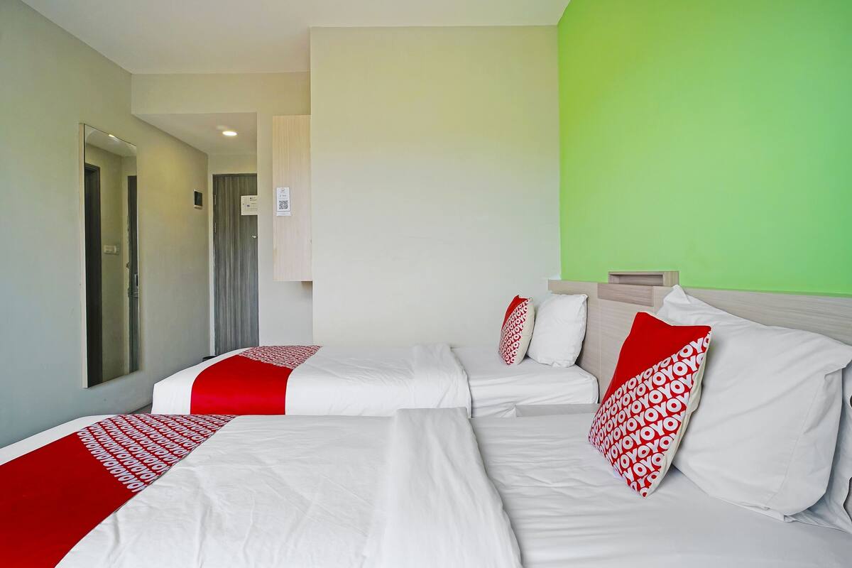 Superior-Zweibettzimmer | Zimmersafe, Schreibtisch, laptopgeeigneter Arbeitsplatz