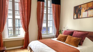 2 chambres, fer et planche à repasser, Wi-Fi, draps fournis
