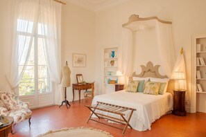 10 chambres, fer et planche Ă repasser, accĂšs Internet
