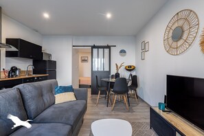 Smart TV - Le Besson Bey - Appartement de Standing T2 (Angoulême)