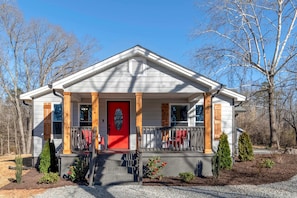 Exterior - “27 Craftsman” – Remodeled Private Country Retreat Near Downtown Mt. Holly (Mount Holly)