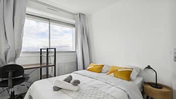 3 habitaciones, escritorio, wifi y ropa de cama