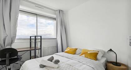 Chic and spacious apart with parking