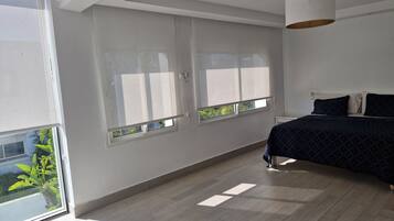 3 bedrooms, internet, bed sheets