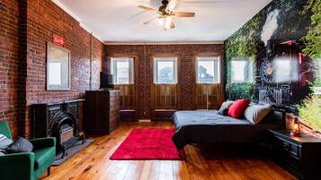 5 chambres, bureau, fer et planche à repasser, lit parapluie