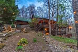 Terrace/patio - *Storytellers Cabin* Arcade~Hot Tub~Rustic~Family (Blue Ridge)