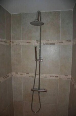 Shower, hair dryer, toilet paper - Superb T3 2 minutes walk from the calanque of port miou (Cassis)