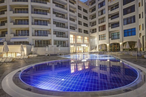  Continental Apartments are located a 7-minute walk from Golden Sands Centre