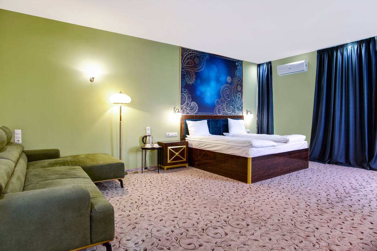 Deluxe Studio | Iron/ironing board, WiFi (free), individually furnished