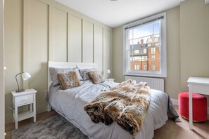 2 bedrooms, iron/ironing board, WiFi, bed sheets - Victoria/Pimlico Apartment (London)