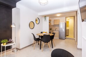 Deluxe Loft (P5 Right) | Living area | Flat-screen TV