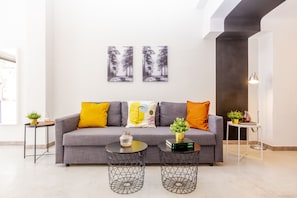 Deluxe Loft (P5 Right) | Living area