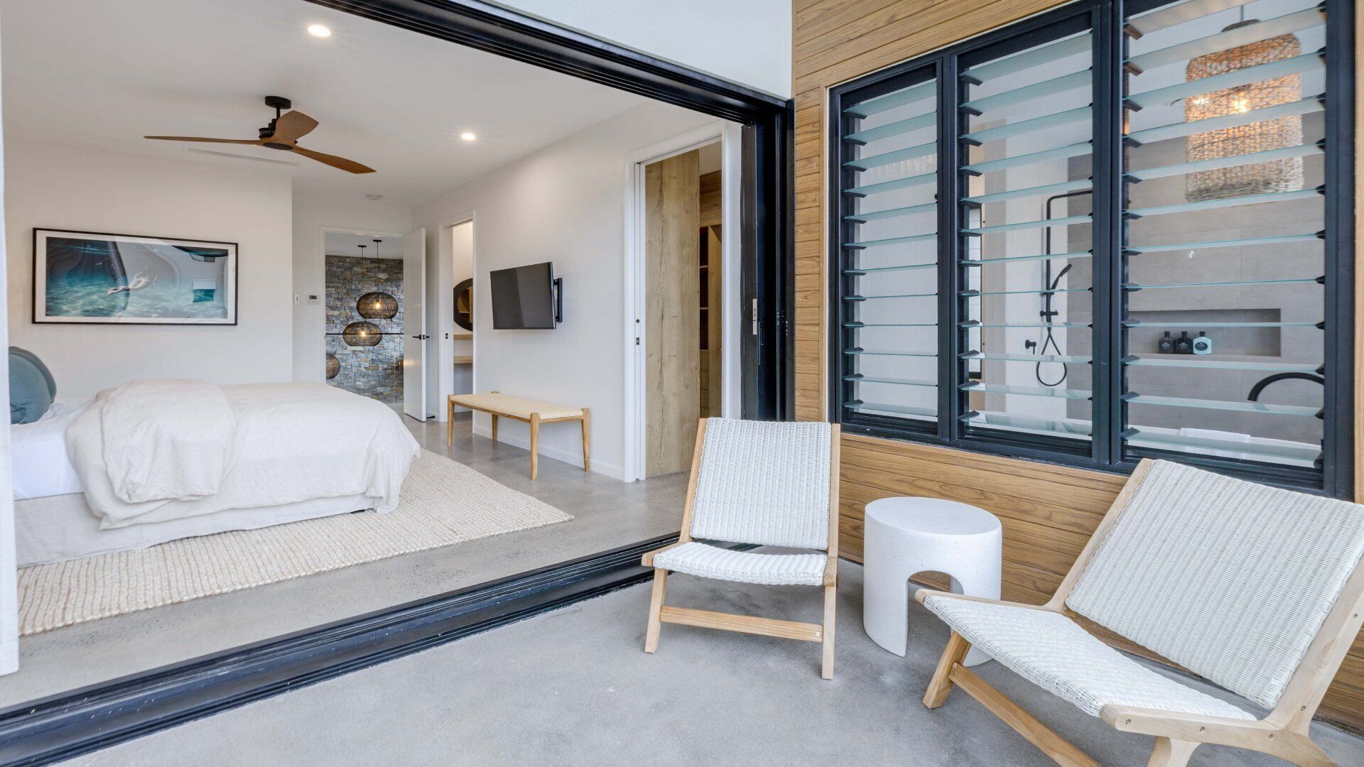 4 bedrooms, iron/ironing board, Internet, bed sheets