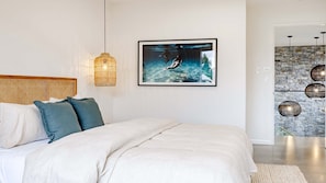 4 slaapkamers, een strijkplank/strijkijzer, internet, beddengoed
