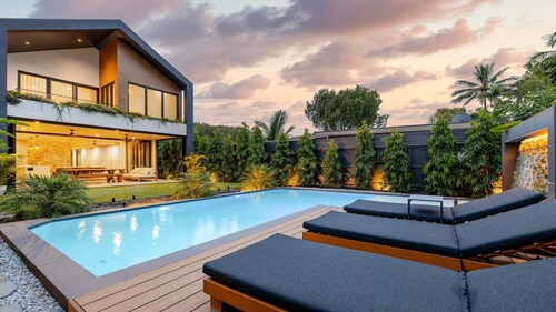 Slow Turn| Luxury Accommodation in Port Douglas