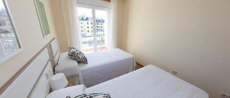 2 bedrooms, iron/ironing board