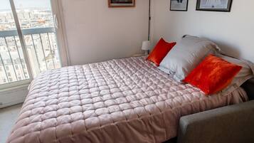 2 bedrooms, desk, iron/ironing board, free WiFi