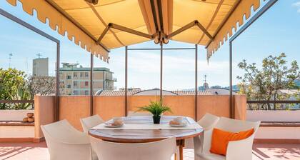 ORANGE RESIDENCES - PENTHOUSE A FEW STEPS FROM THE SEA