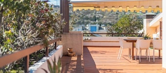 ORANGE RESIDENCES - PENTHOUSE A FEW STEPS FROM THE SEA
