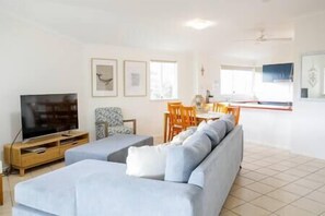 Smart TV - Whale Watch Unit 15 - Spacious Beachfront Apartment (Point Lookout)