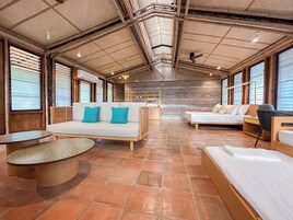 Family Villa | In-room safe, desk, laptop workspace, WiFi (free)