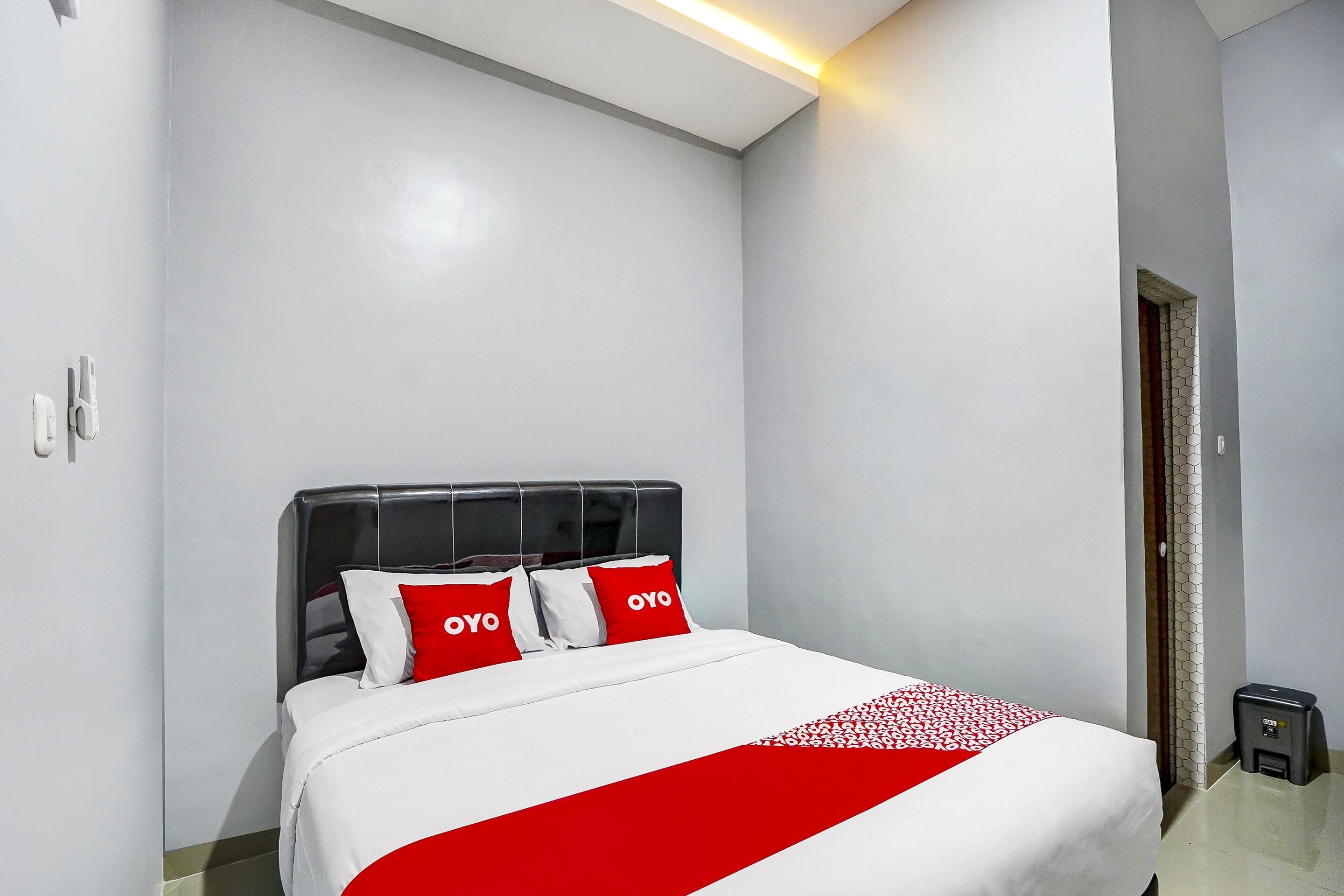 Standard Double Room | Desk, laptop workspace, blackout drapes, free WiFi