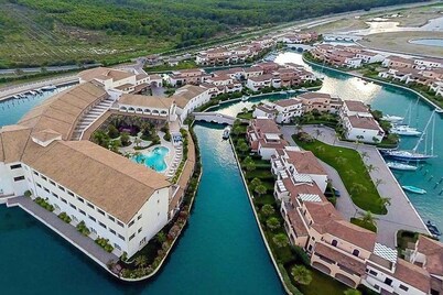 Villa - Resort Marinagri 5 min from the beach!