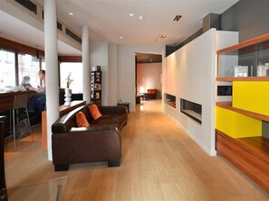 المنشأة من الداخل