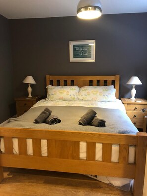 2 間睡房、熨斗/熨衫板、可攜式嬰兒床、免費 Wi-Fi