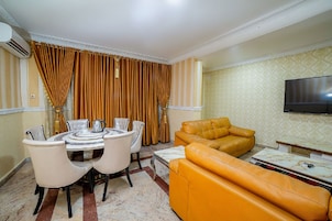Presidential Suite | In-room dining