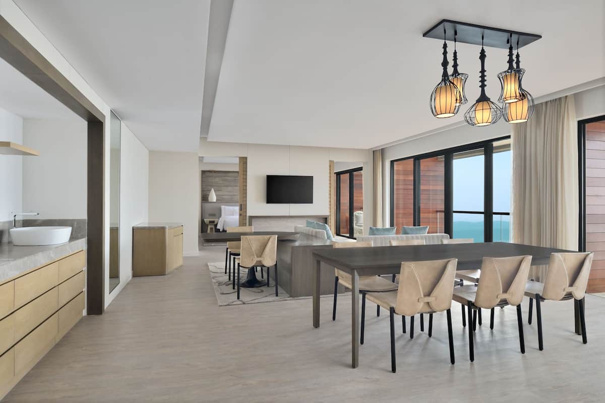 Suite Exécutive, 1 très grand lit, non-fumeurs, vue montagne (Balcony) | 1 chambre, literie de qualité supérieure, couette en duvet d'oie