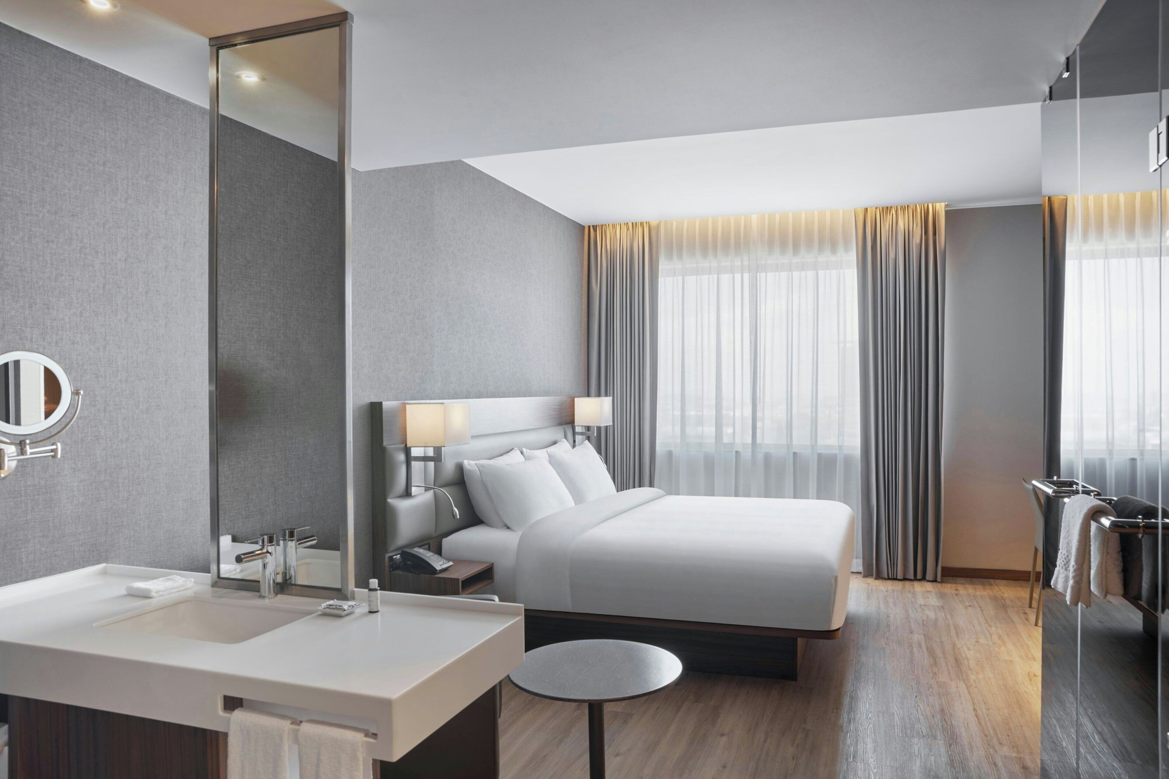 客房, 1 张特大床, 城市景观 | 办公桌、笔记本电脑工作区、折叠床/加床（额外收费）、免费 WiFi