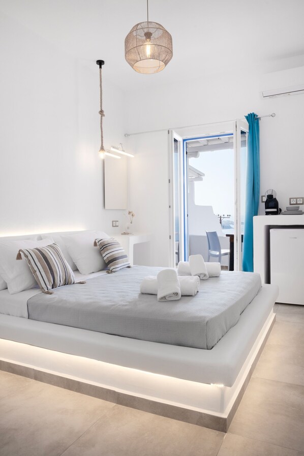 Deluxe Suite | Frette Italian sheets, premium bedding, in-room safe, soundproofing