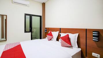 Chambre Double Deluxe | Literie de qualité supérieure, Wi-Fi gratuit, draps fournis