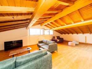 TV - Laga Surf Villa in Baserri (Ibarrangelua)