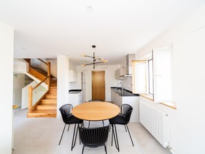 Dining - Laga Surf Villa in Baserri (Ibarrangelua)