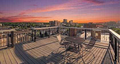 Plaza Scenic - Walk to Nelson + Plaza +Streetcar