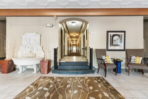 Interior - Plaza Scenic - Walk to Nelson + Plaza +Streetcar (Kansas City)