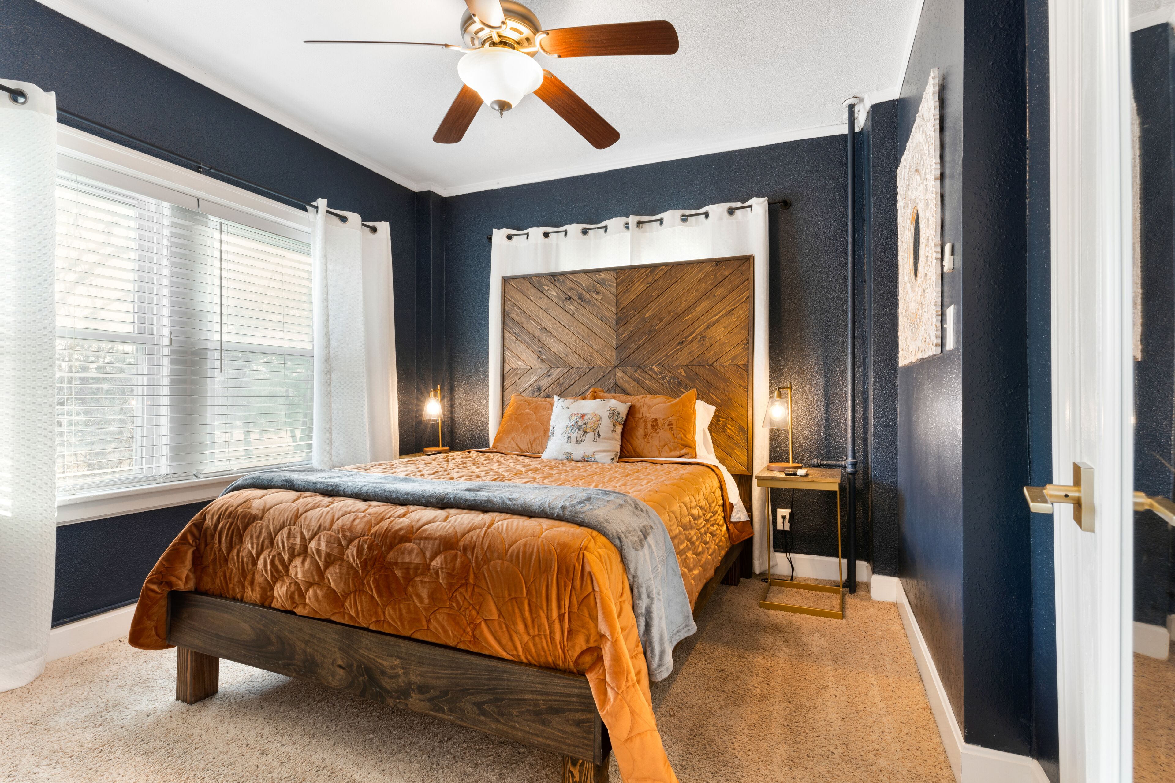 1 soverom, strykejern/-brett, wi-fi (inkludert) og sengetøy