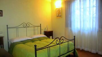 7 bedrooms, iron/ironing board, travel crib, free WiFi